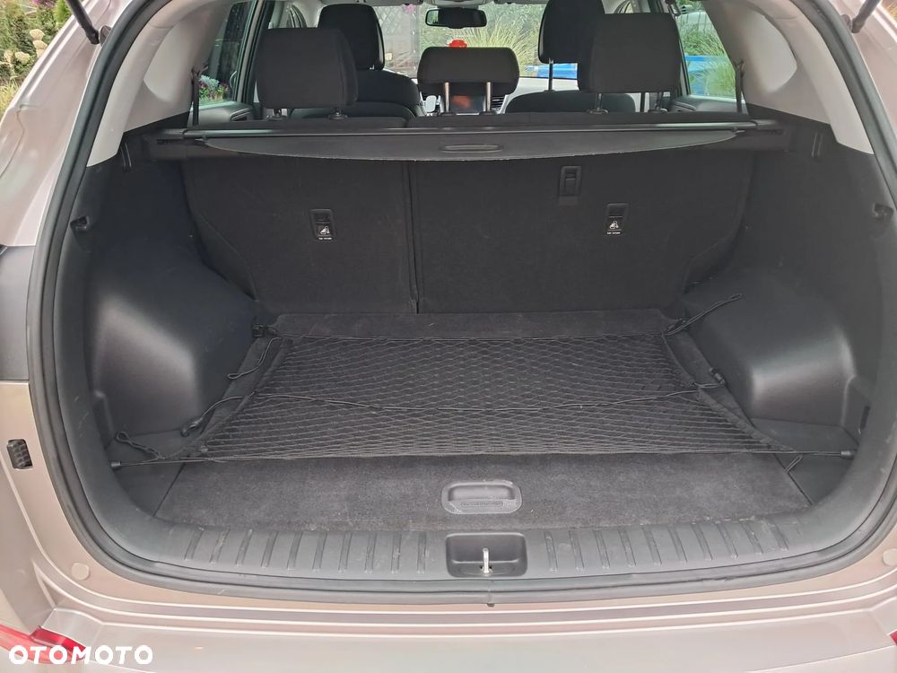 Hyundai Tucson ver-blue-1-7-crdi-2wd-intro-edition - 10