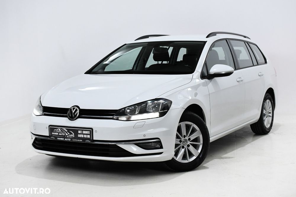 Volkswagen Golf - 1