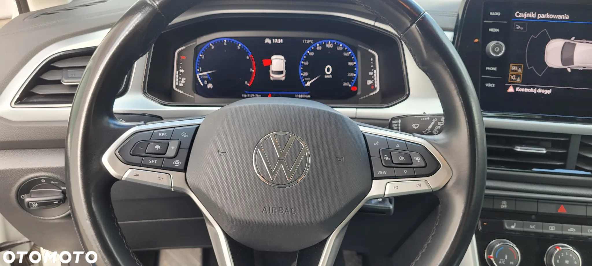 Volkswagen T-Roc - 4