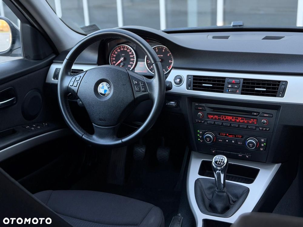 BMW Seria 3 - 22