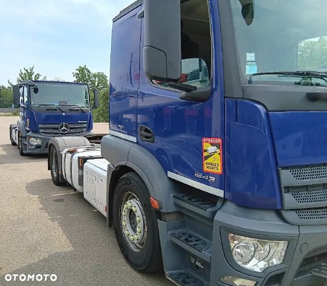 Mercedes-Benz 1843 - 4