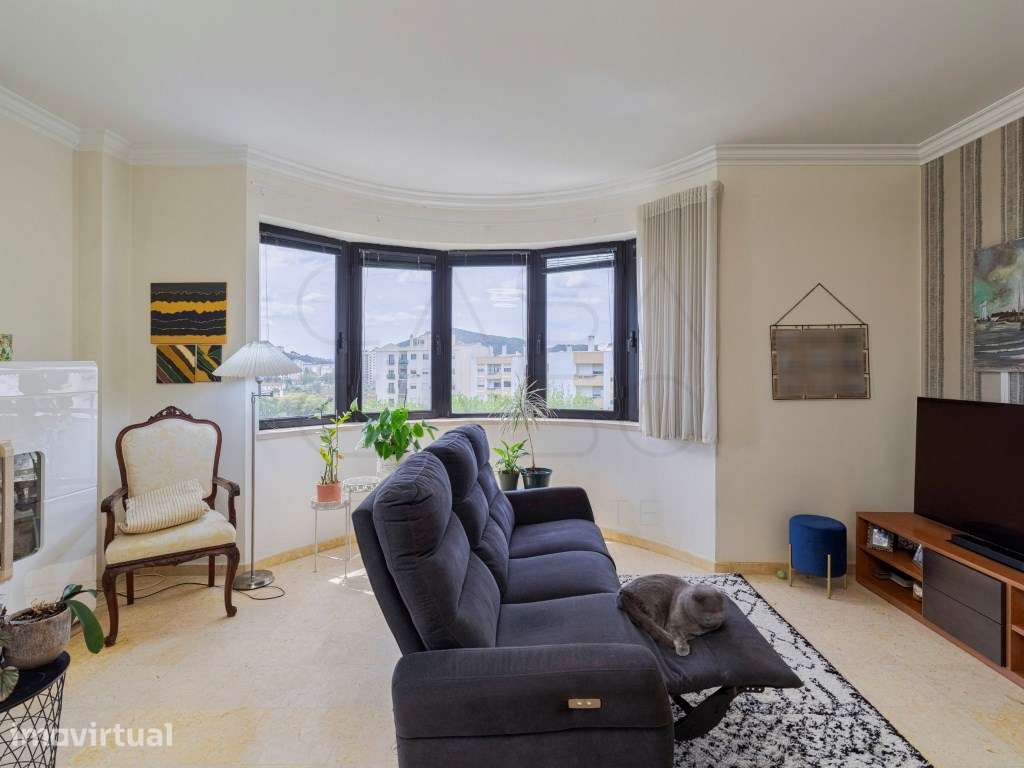 Condomino Fechado - Apartamento T4 Parqueamento e arrecadação - Grande imagem: 5/32