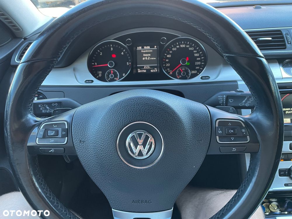 Volkswagen Passat 2.0 TDI Highline DSG - 17