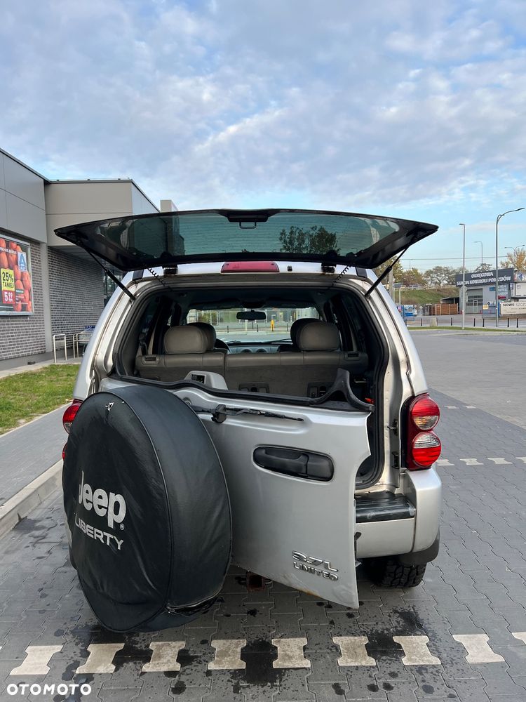 Jeep Liberty - 10