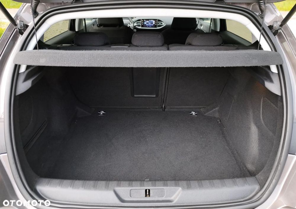 Peugeot 308 - 8