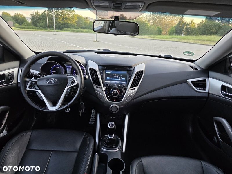Hyundai Veloster 1.6 Premium - 12