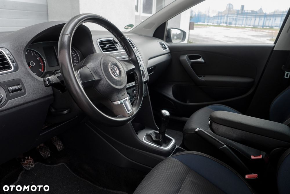 Volkswagen Polo 1.4 16V Highline - 16
