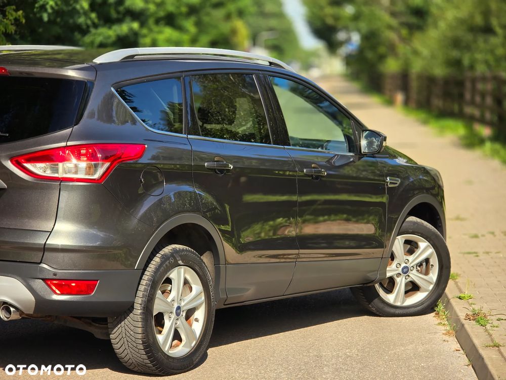 Ford Kuga 2.0 TDCi 2x4 Titanium - 41