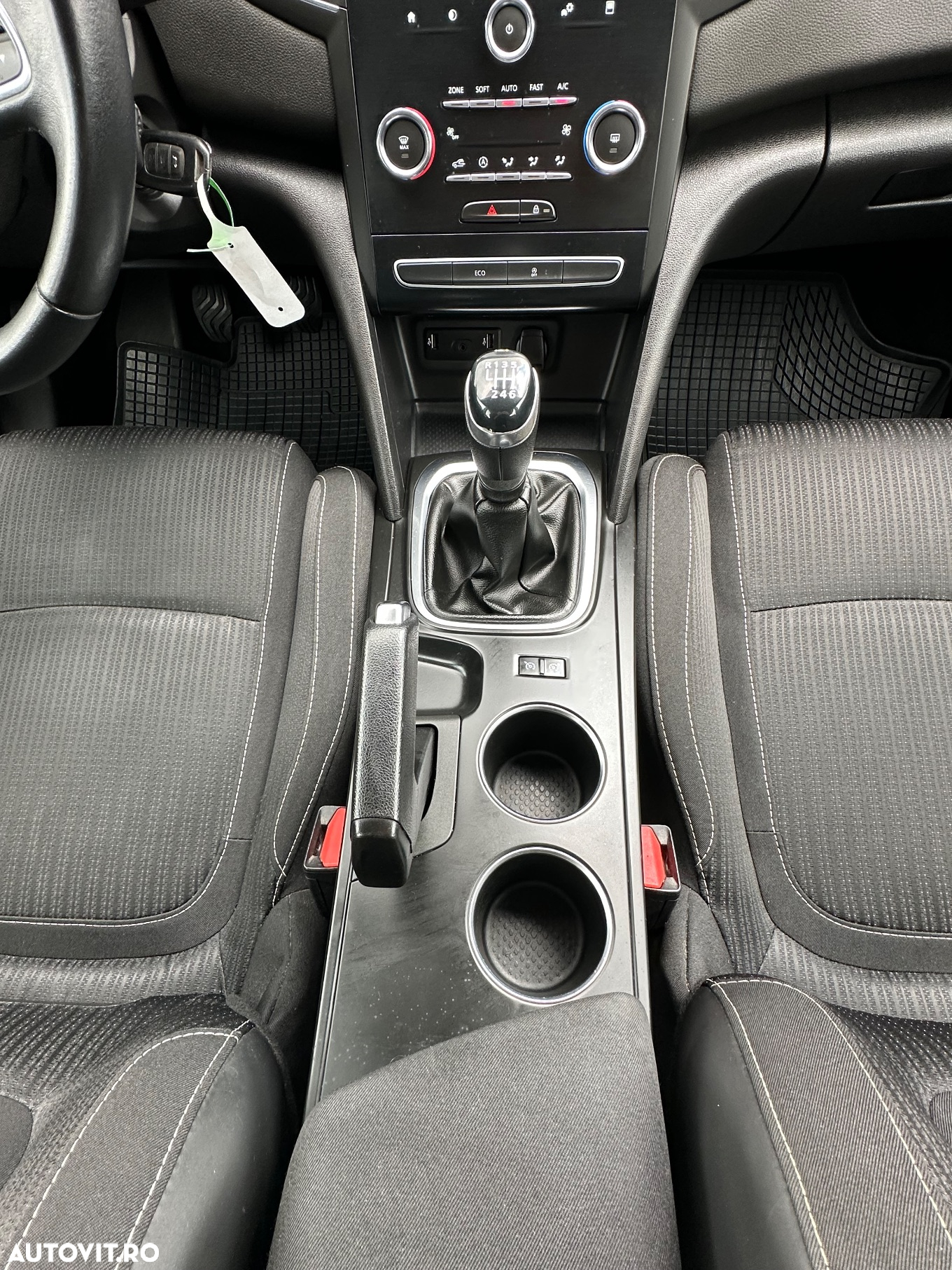 Renault Megane Grandtour ENERGY TCe 100 EXPERIENCE - 11