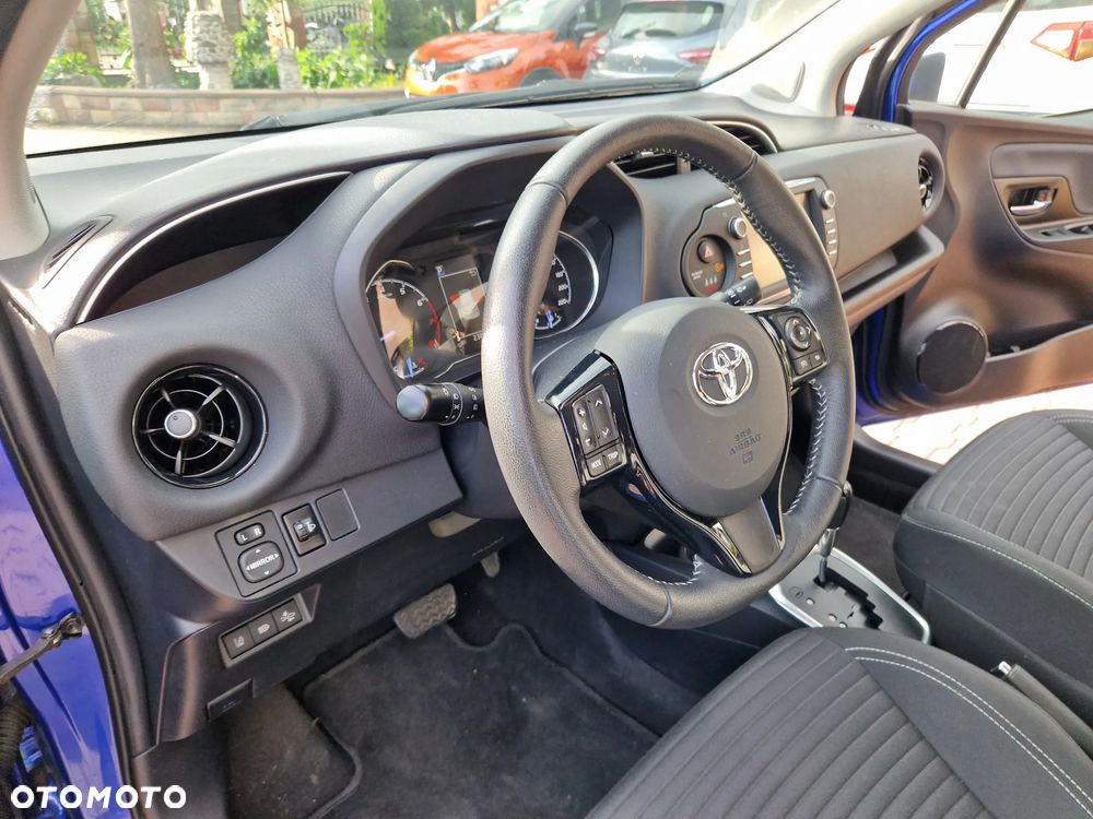 Toyota Yaris 1.5 Premium CVT - 17