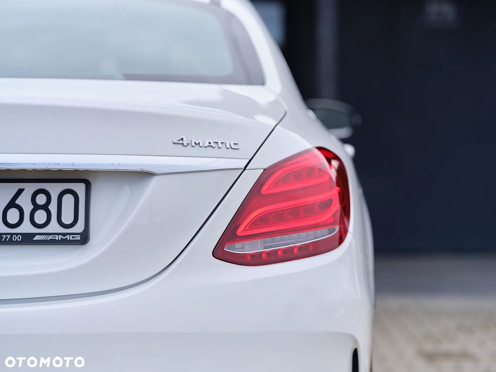Mercedes-Benz Klasa C 200 4-Matic 9G-TRONIC - 19