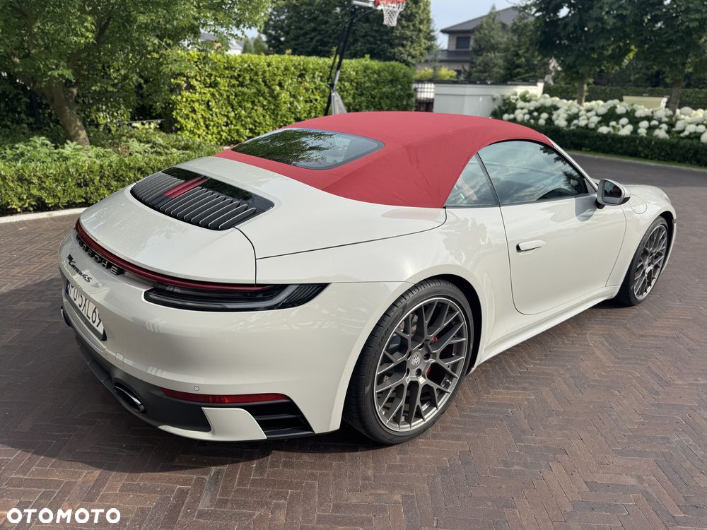 Porsche 911 Carrera 4S - 17