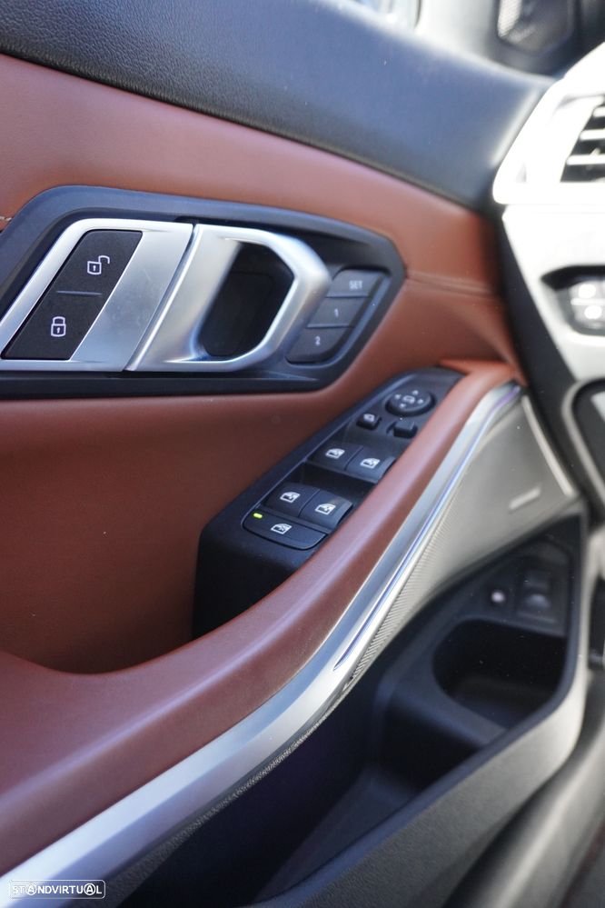 BMW 330 e Aut. Luxury Line - 39