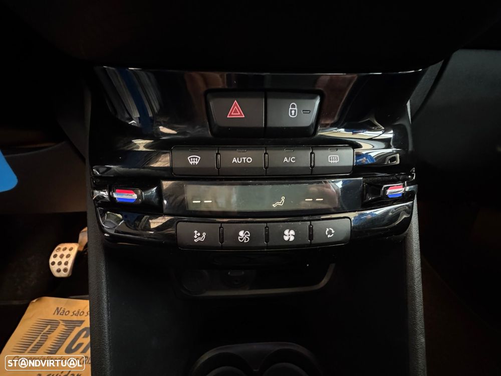 Peugeot 2008 1.2 PureTech Allure - 21