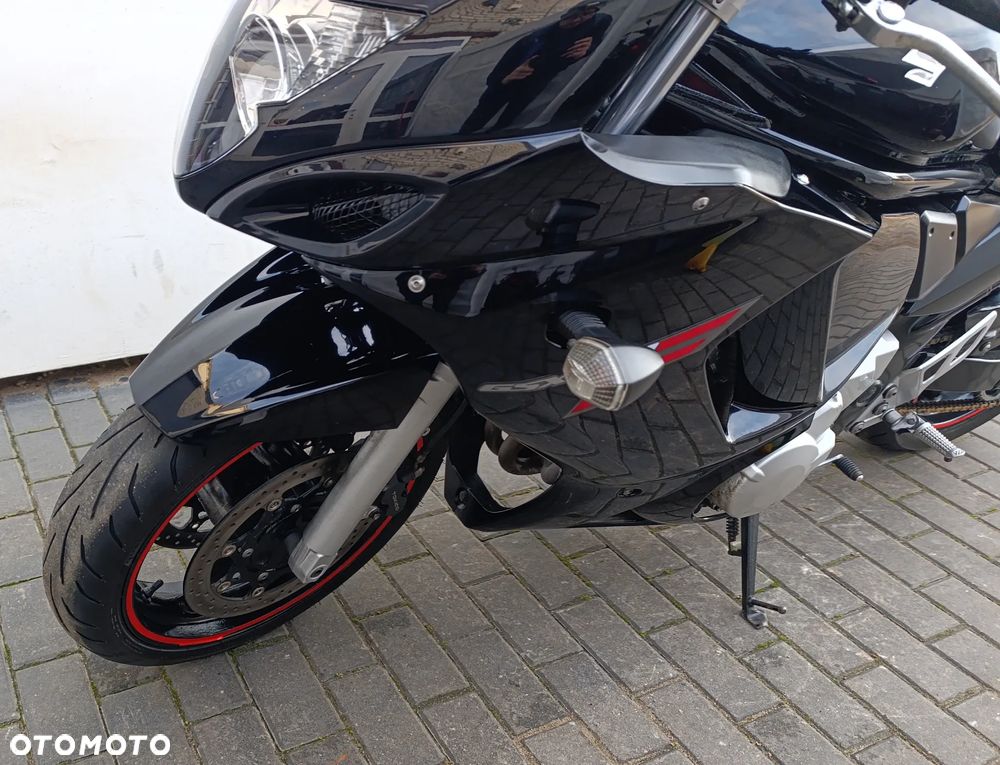 Suzuki GSX - 8