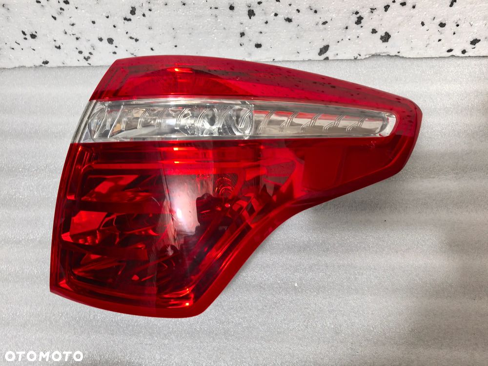 Citroen C4 Picasso Lampa prawy tył prawa