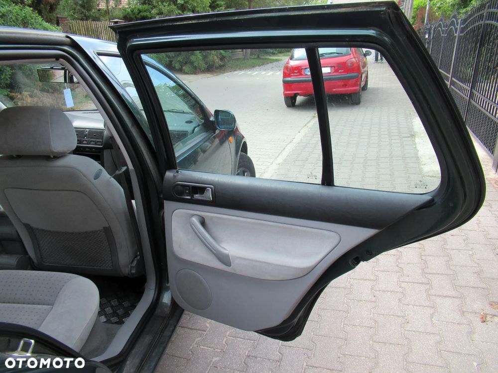 Volkswagen Golf 1.4 Comfortline - 25
