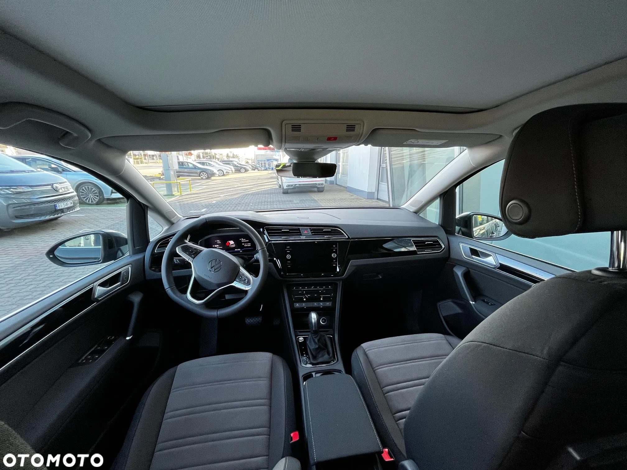 Volkswagen Touran - 8