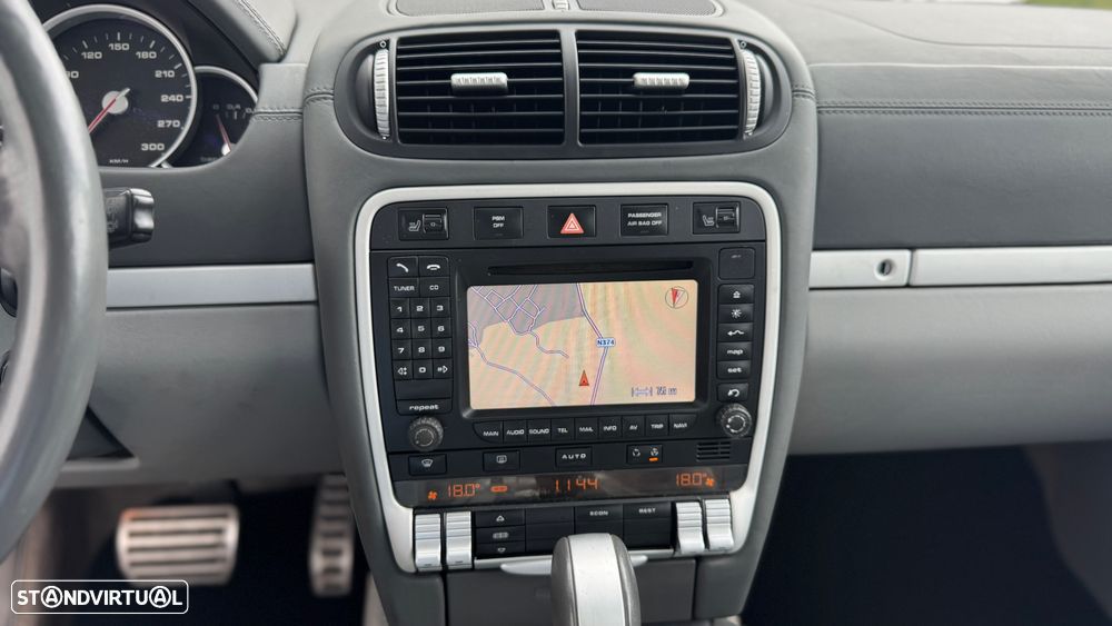 Porsche Cayenne Turbo - 20