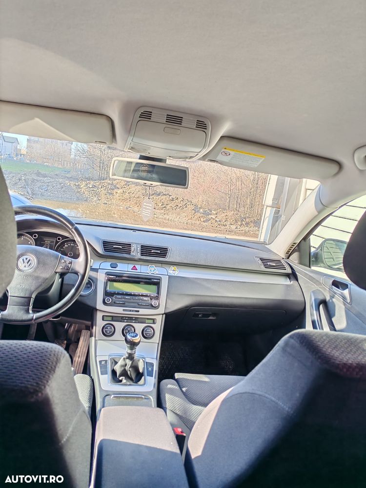 Volkswagen Passat 2.0 TDI Comfortline DPF BlueMotion Technology - 4