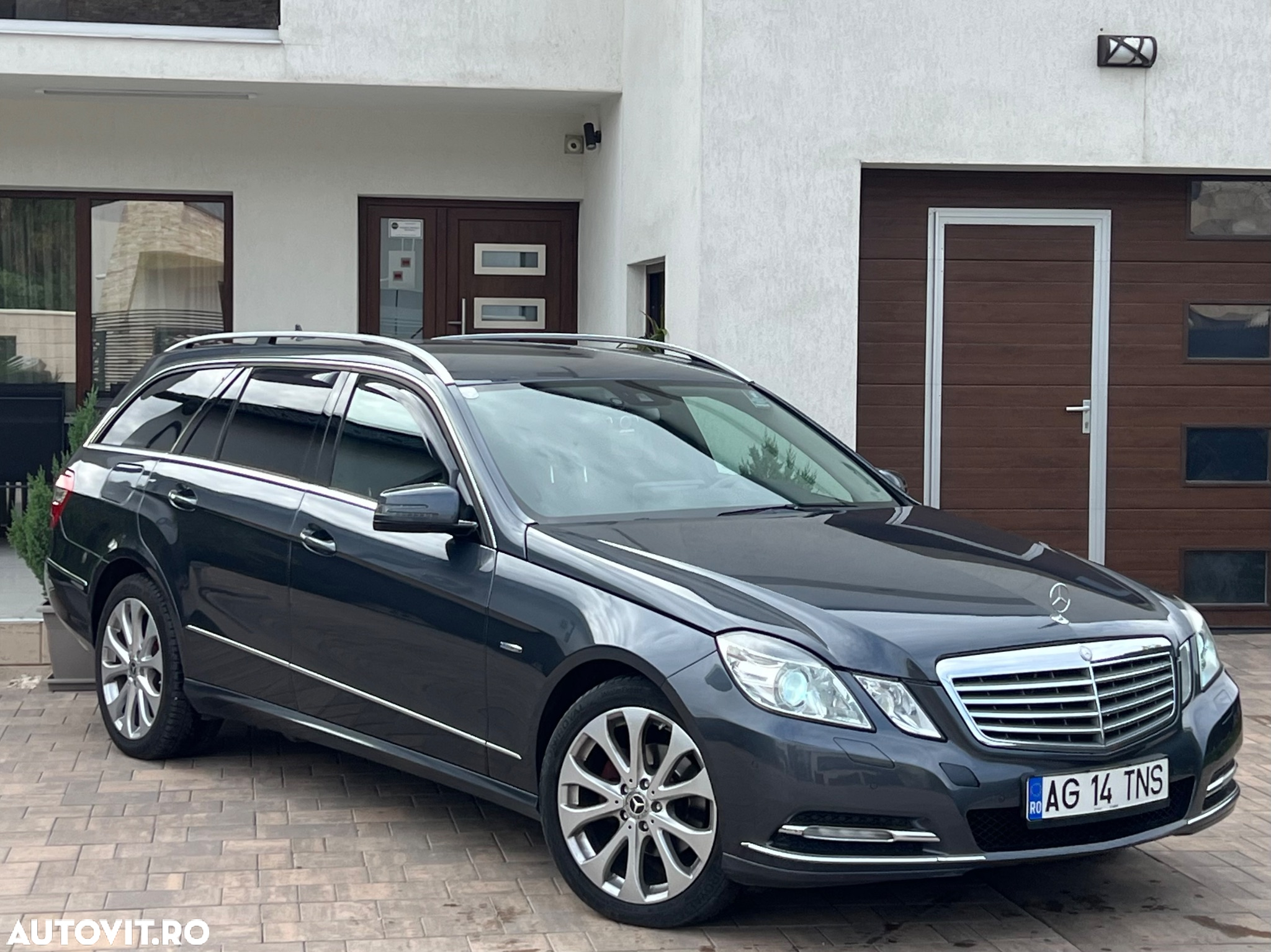Mercedes-Benz E 200 T BlueTEC 7G-TRONIC Elegance - 2