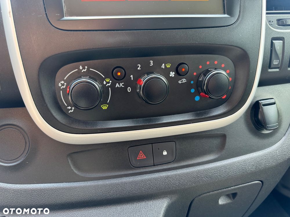 Renault Trafic - 26