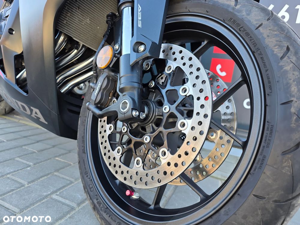 Honda CBR - 25
