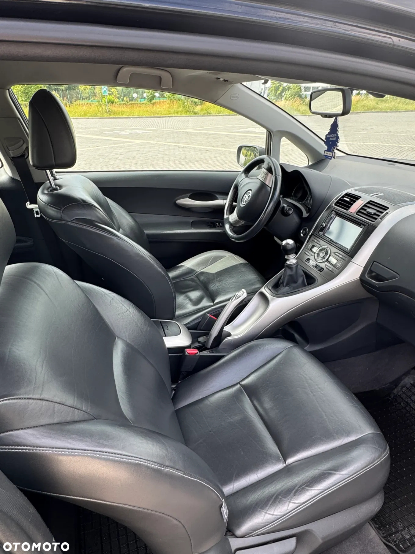 Toyota Auris 2.2 D-4D X - 8