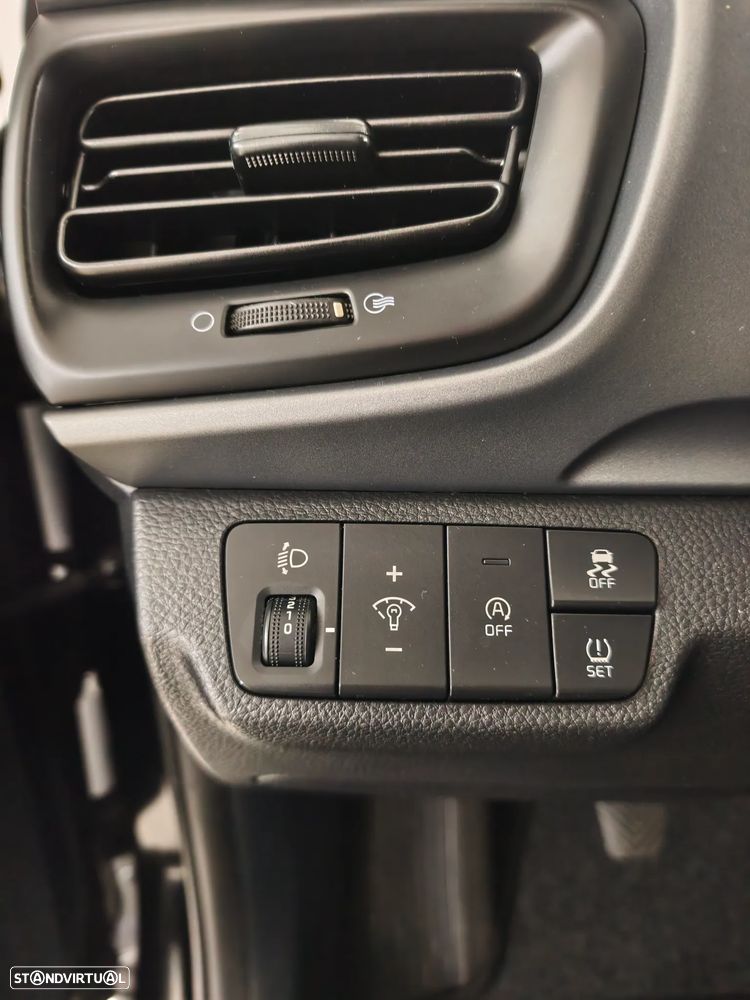 Kia Stonic 1.2 Dynamic — fotografia 15