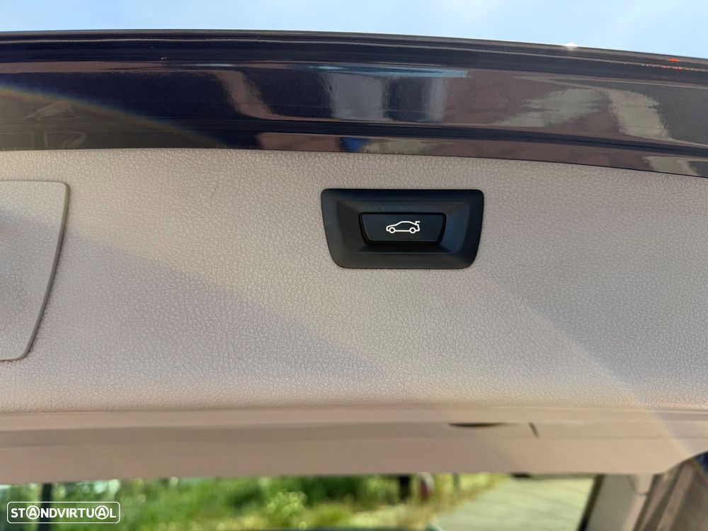 BMW 320 d Auto Line Luxury - 32