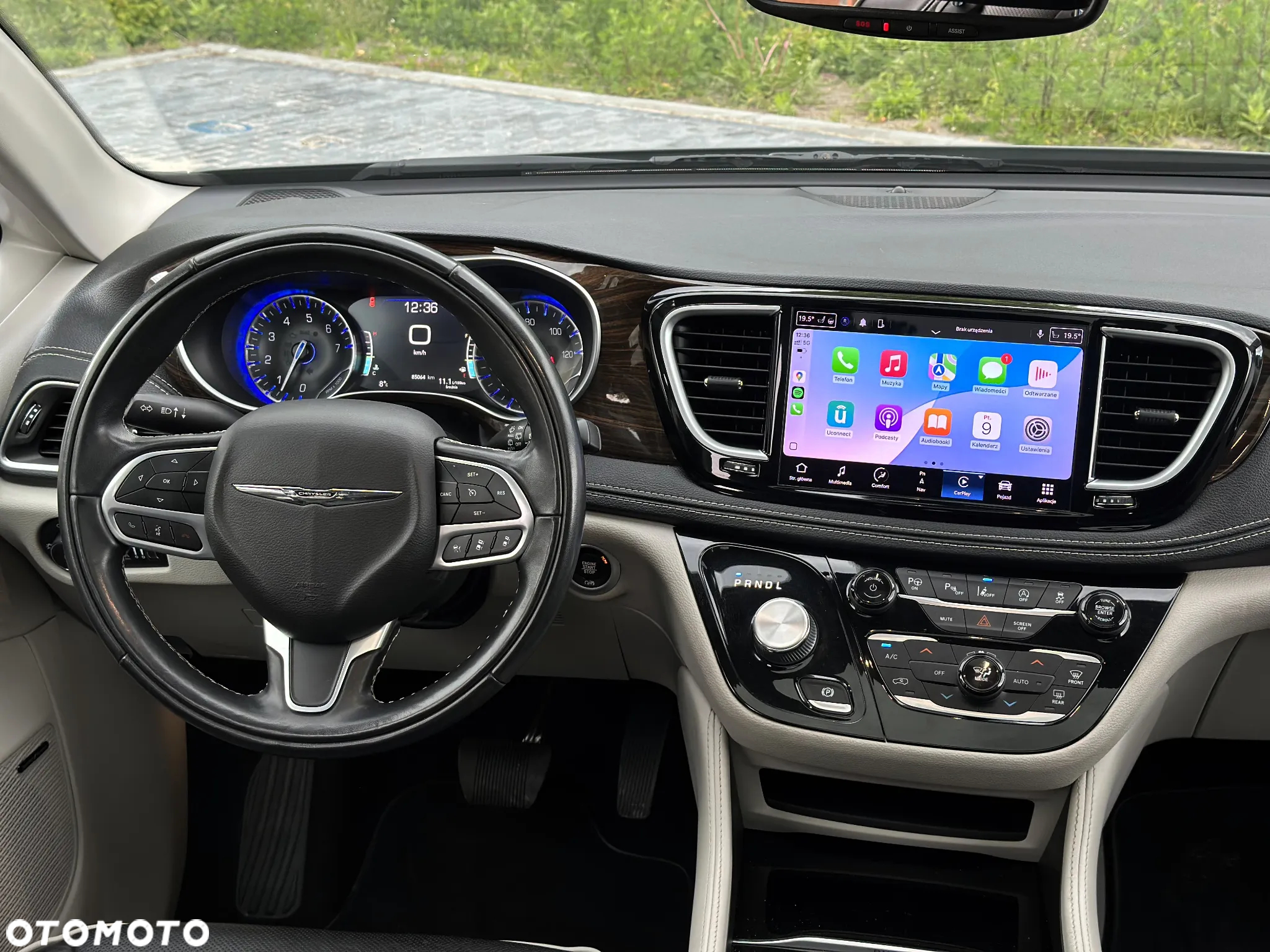 Chrysler Pacifica - 27