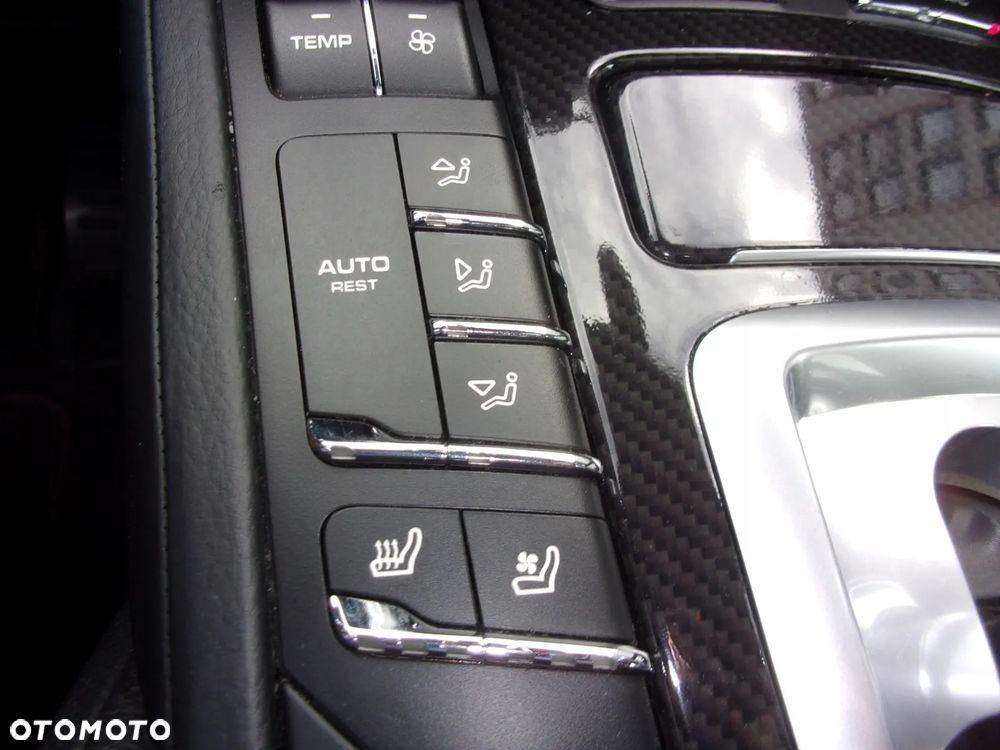 Porsche Cayenne Platinum Edition - 18