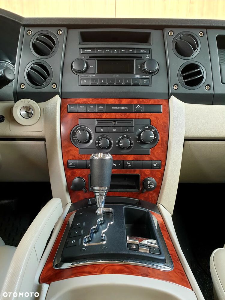 Jeep Commander 4.7 V8 - 12