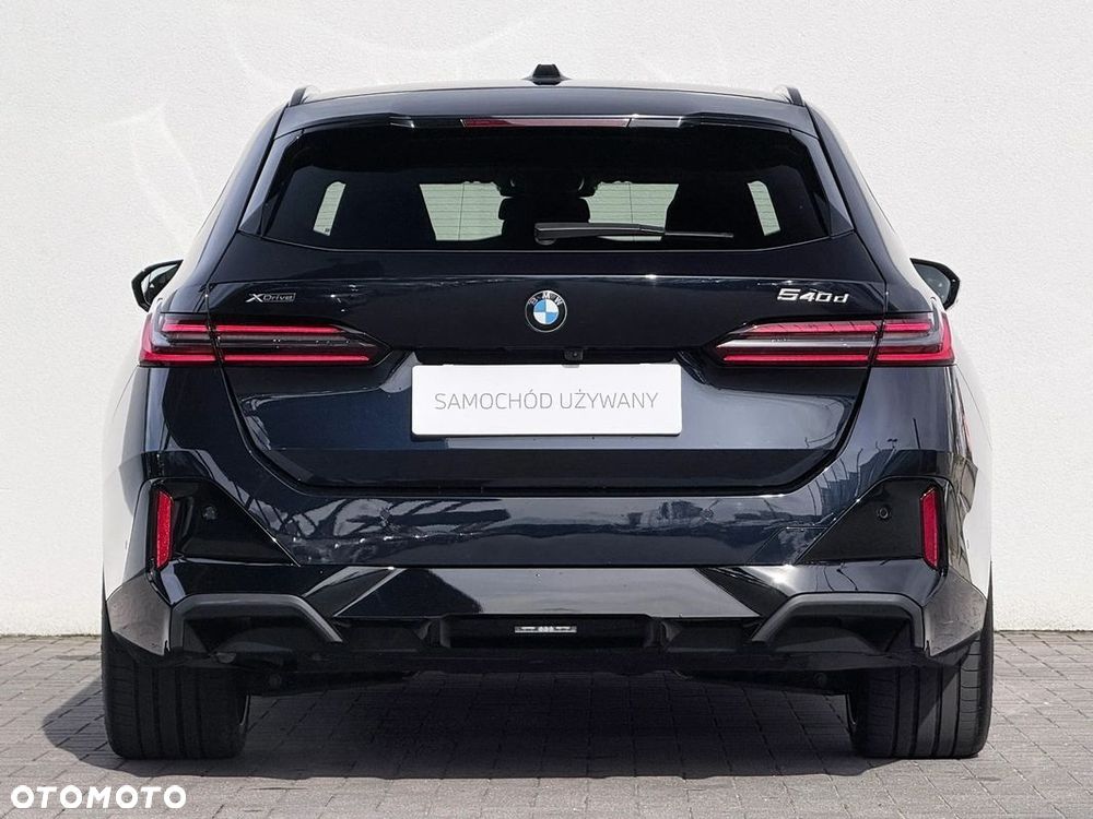 BMW Seria 5 540d xDrive mHEV - 38