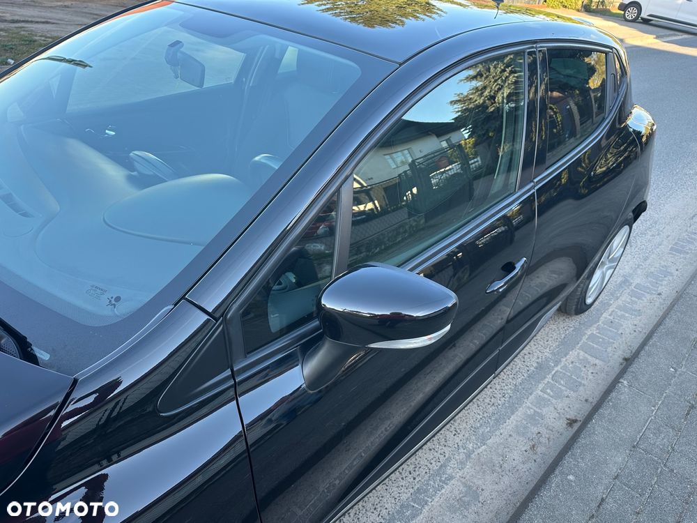 Renault Clio - 12