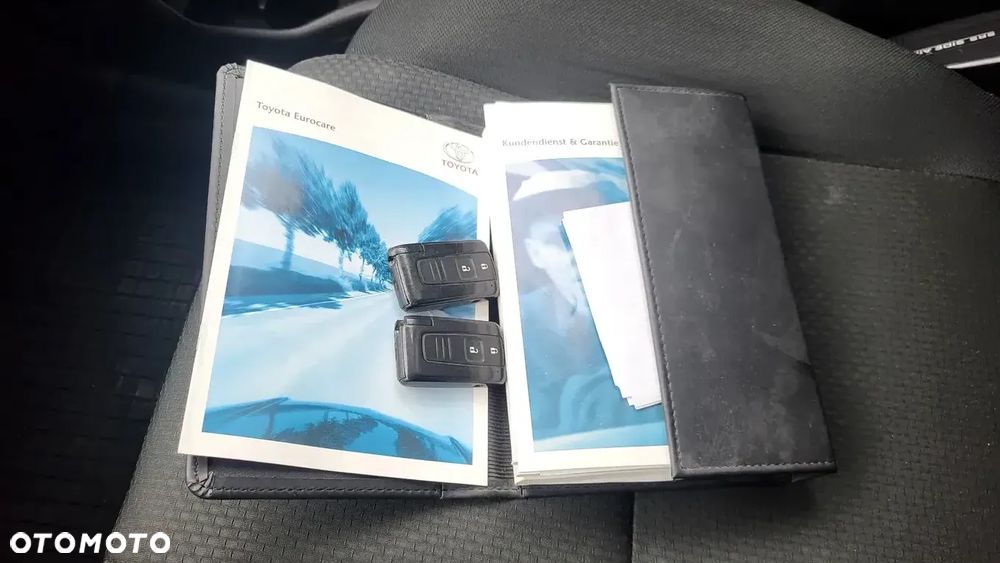 Toyota Corolla Verso 1.8 Sol + 7os - 31