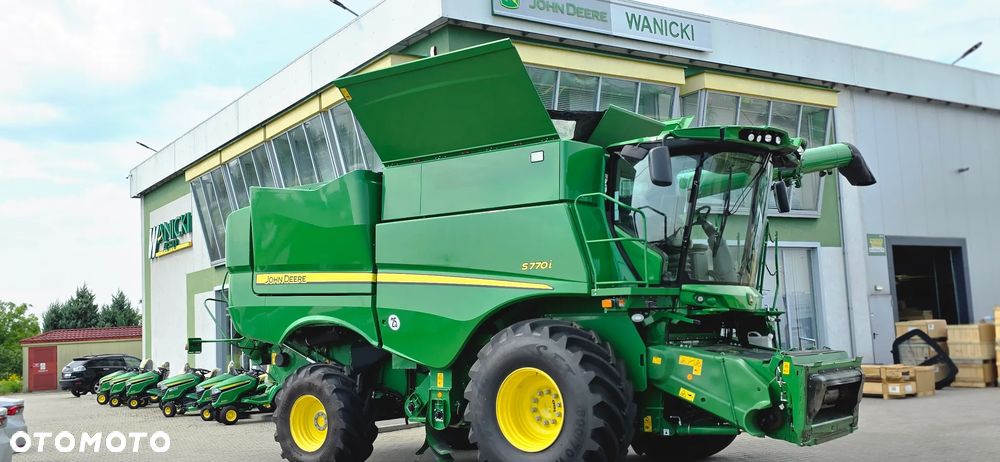 John Deere S770 - 1