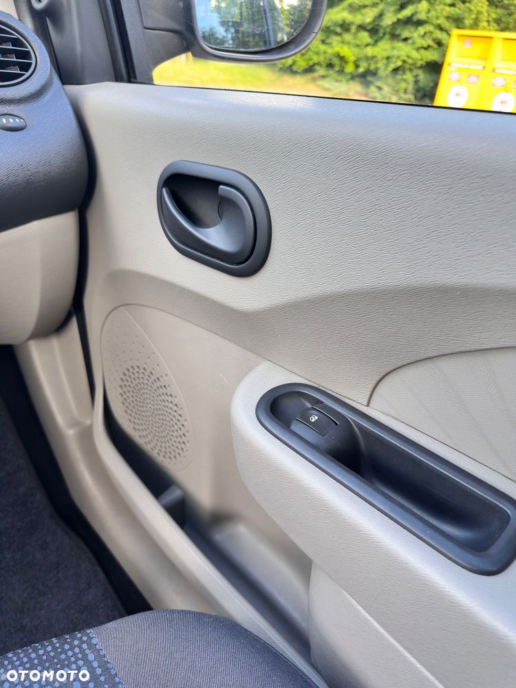 Renault Twingo 1.2 Authentique - 17