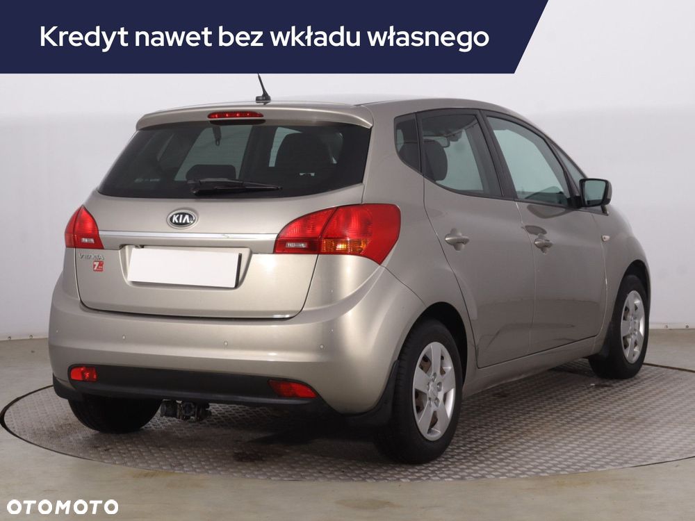 Kia Venga - 7