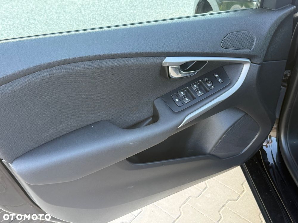 Volvo V40 - 18