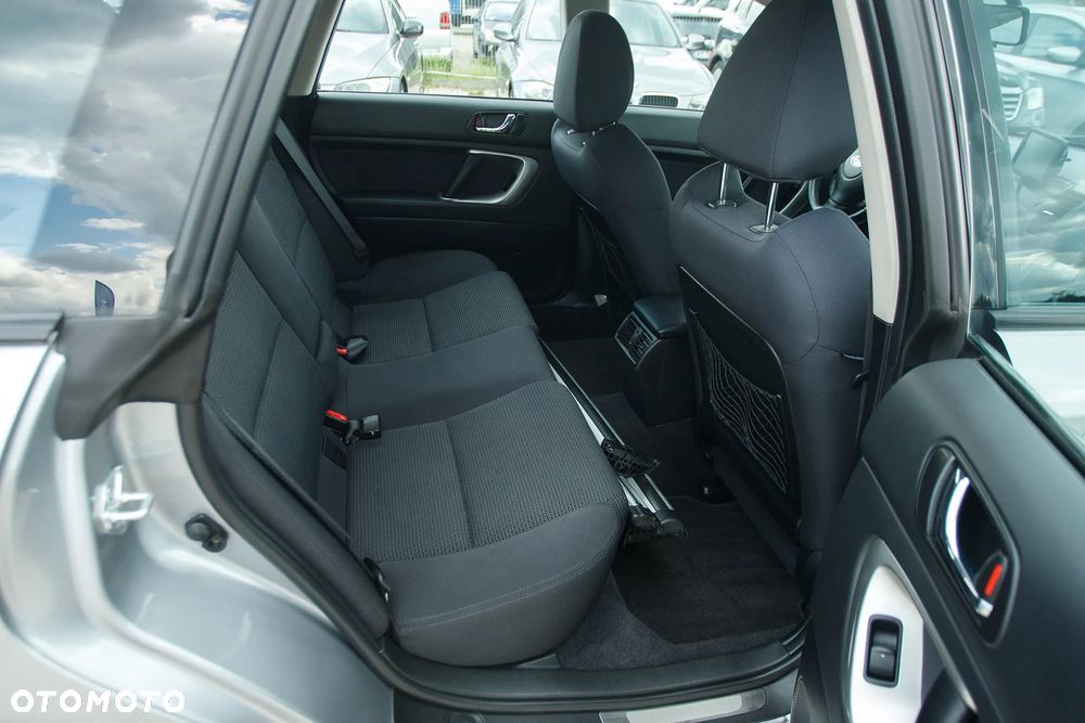Subaru Legacy Kombi 3.0R Automatik - 7