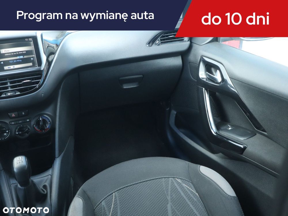 Peugeot 208 - 10