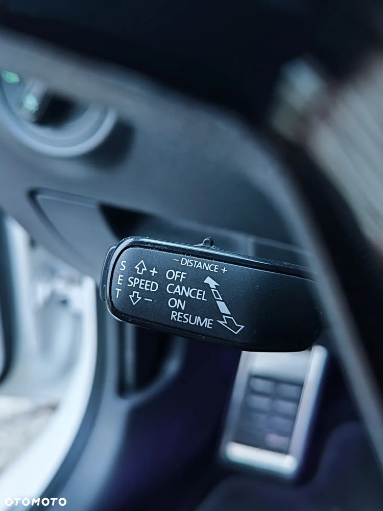 Skoda Octavia 2.0 TDI DSG RS - 19