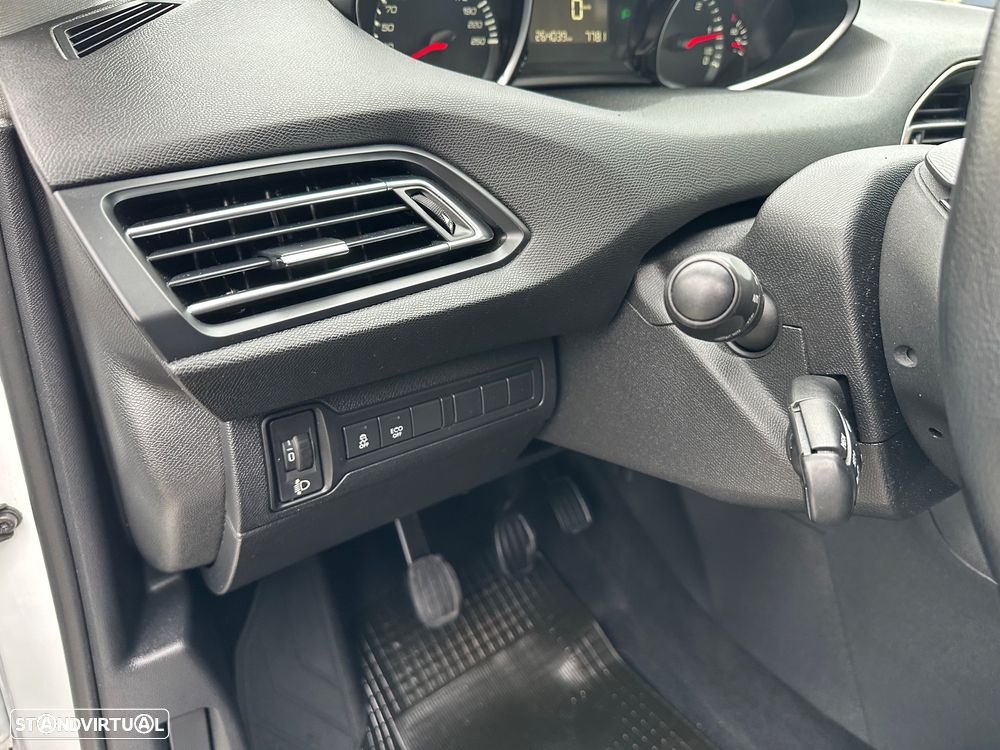 Peugeot 308 SW 1.6 BlueHDi Allure - 14