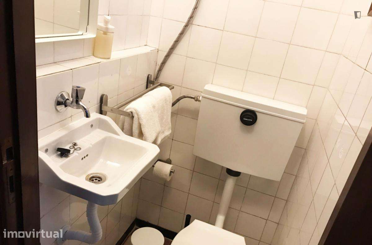 Quarto - localizado em Cedofeita Porto - Grande imagem: 5/11