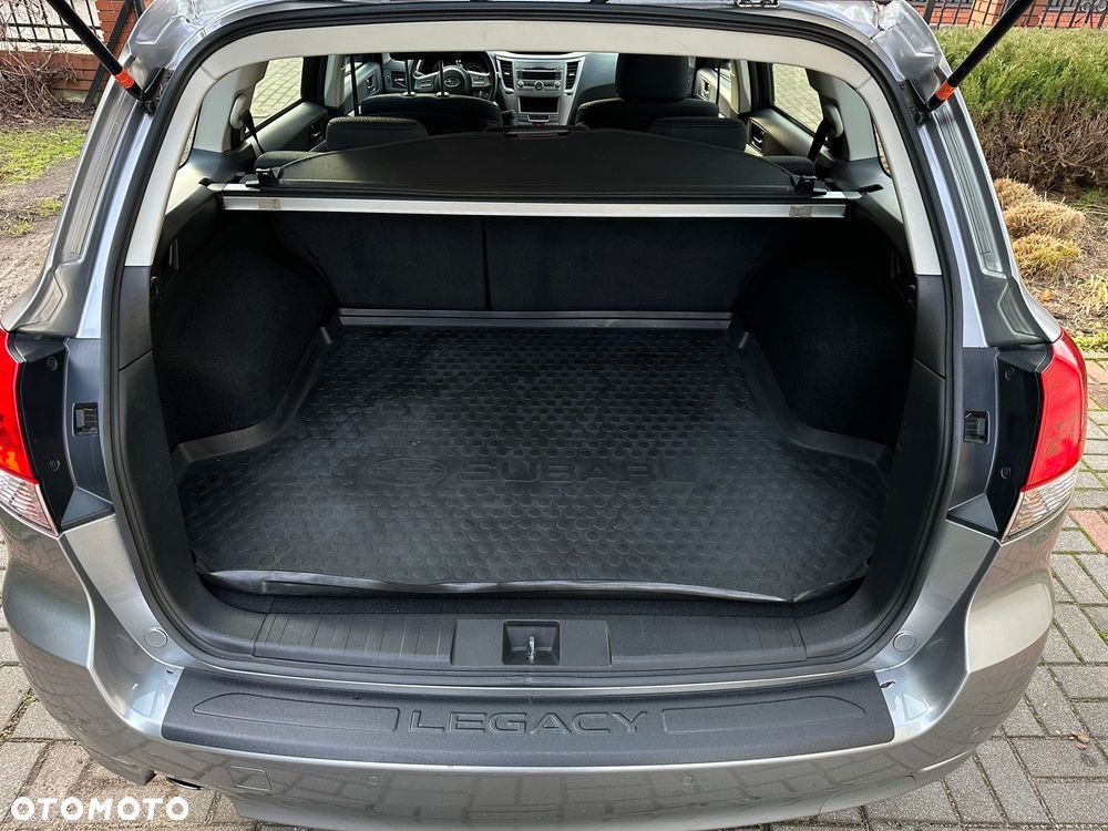Subaru Legacy - 8