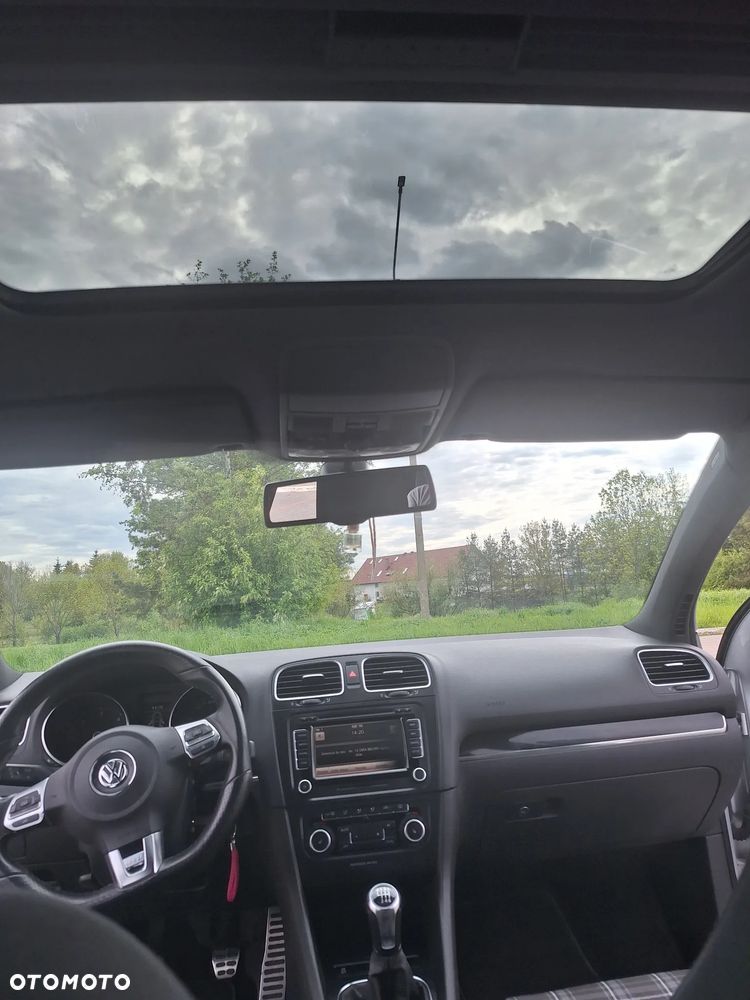 Volkswagen Golf - 8