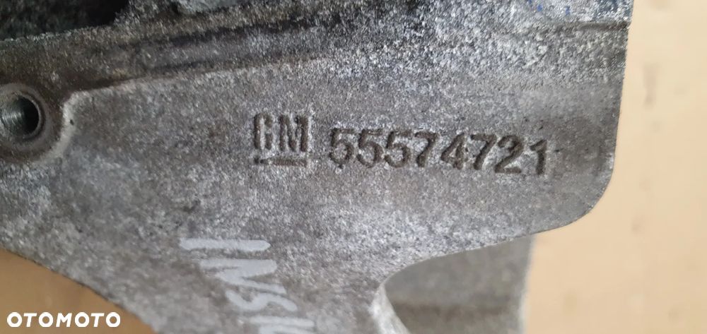 Mocowanie pompy wtryskowej paliwa Opel Insignia A 2.0 CDTI 55574721 - 7