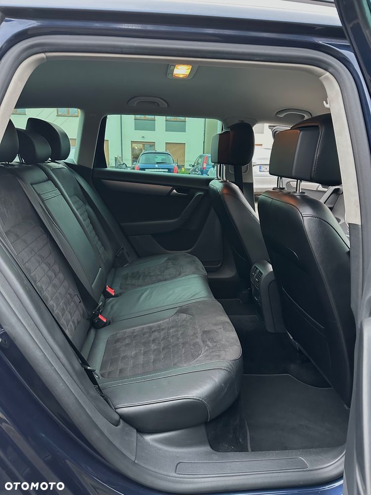 Volkswagen Passat - 25