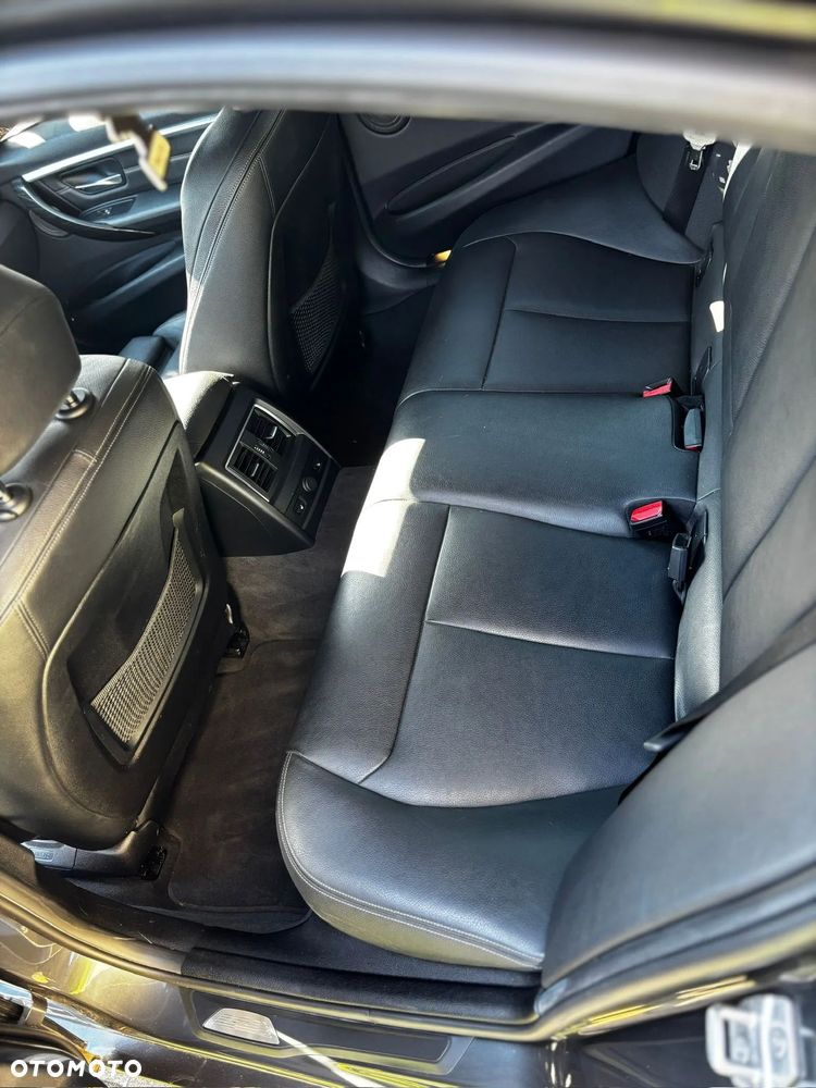 BMW Seria 3 340i xDrive Edition M Sport Shadow - 16